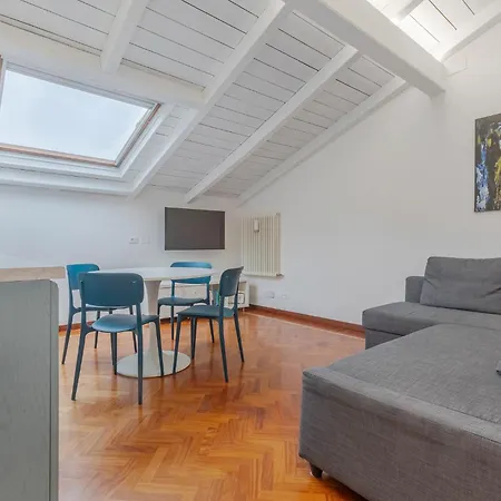 Appartement Pratello Elegante E Raffinata Mansarda